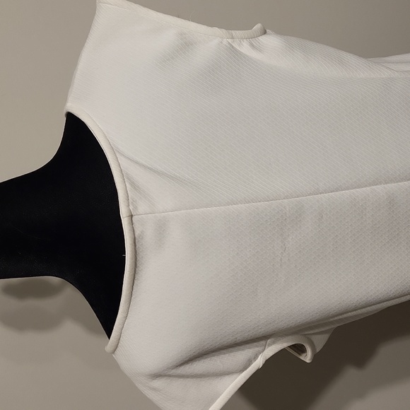 Reitmans sleeveless top with pearl details. - Picture 6 of 10